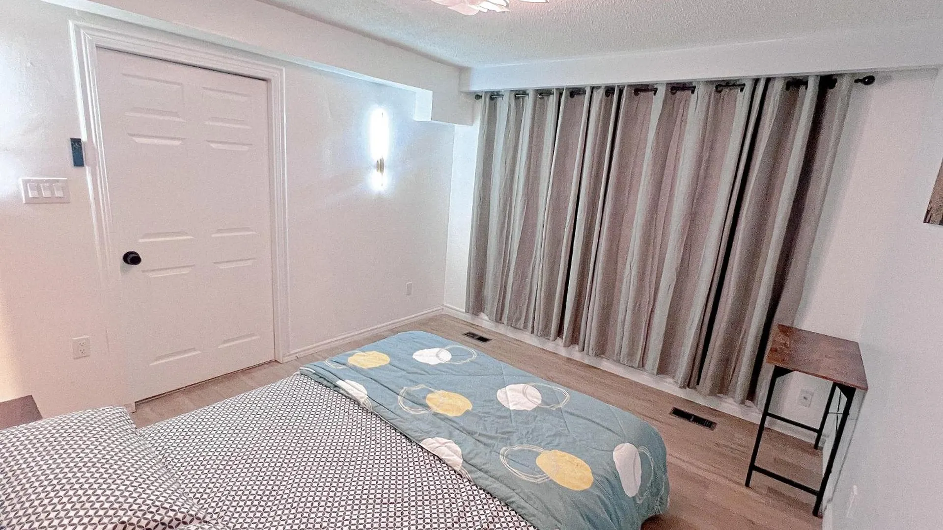 Holiday home D9 Room Near Airport Brampton