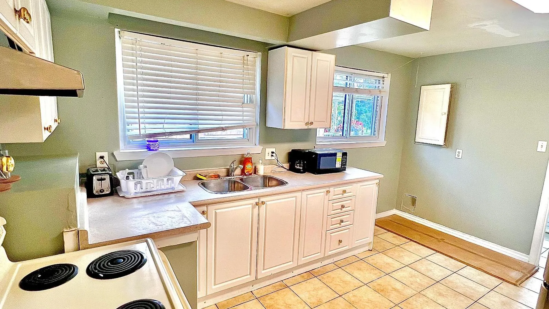 D9 Room Near Airport Brampton